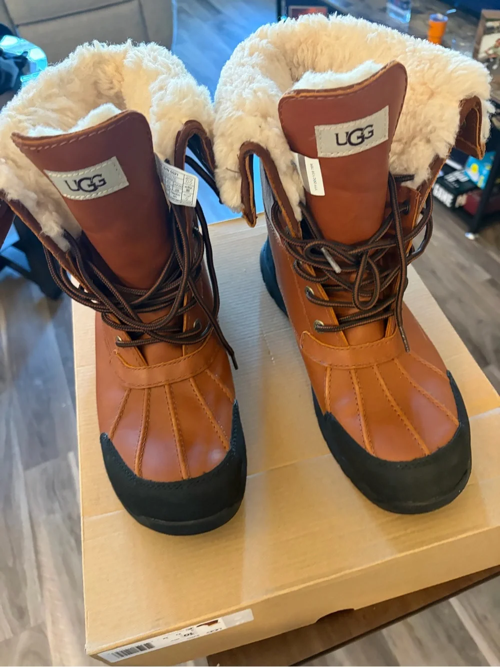 UGG Men's BUTTE WATERPROOF WINTER BOOT WORCHESTER